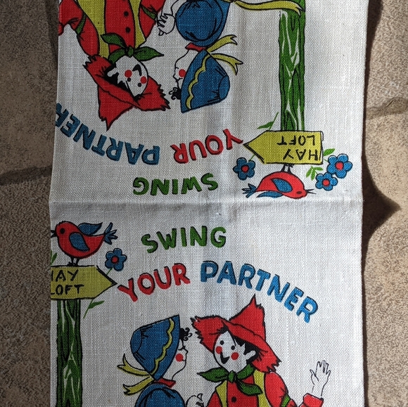 Vintage Parisian Prints Towel - Picture 3 of 4